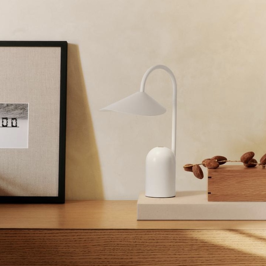 Arum Portable Lamp Weiß ferm LIVING